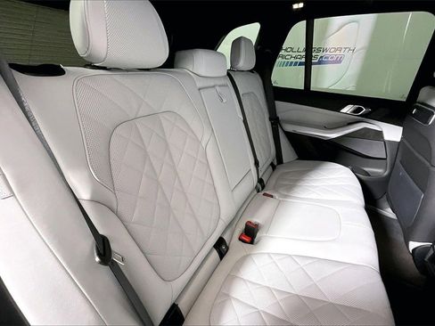 Used 2025 BMW X5 sDrive40i w/ Climate Comfort Package image 21