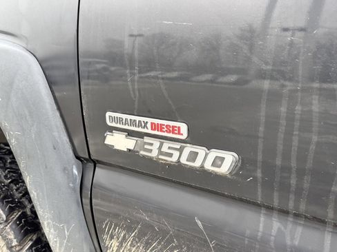 Used 2005 Chevrolet Silverado 3500 LT w/ Heavy-Duty Power Package image 9