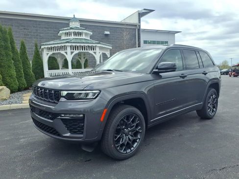New 2026 Jeep Grand Cherokee Summit w/ Obsidian Package AWD/4WD image 2