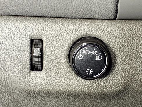 Used 2019 GMC Canyon 2WD Crew Cab w/ Convenience Package image 18