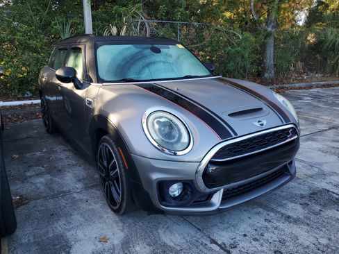 Used 2016 MINI Cooper Clubman S image 2