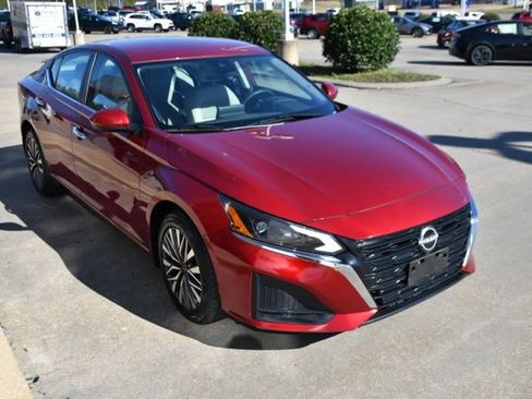 Used 2023 Nissan Altima 2.5 SV image 7