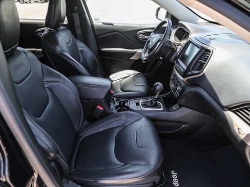 Used 2018 Jeep Cherokee Limited FWD image 16