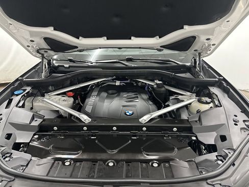 Used 2025 BMW X5 xDrive40i w/ M Sport Package image 33