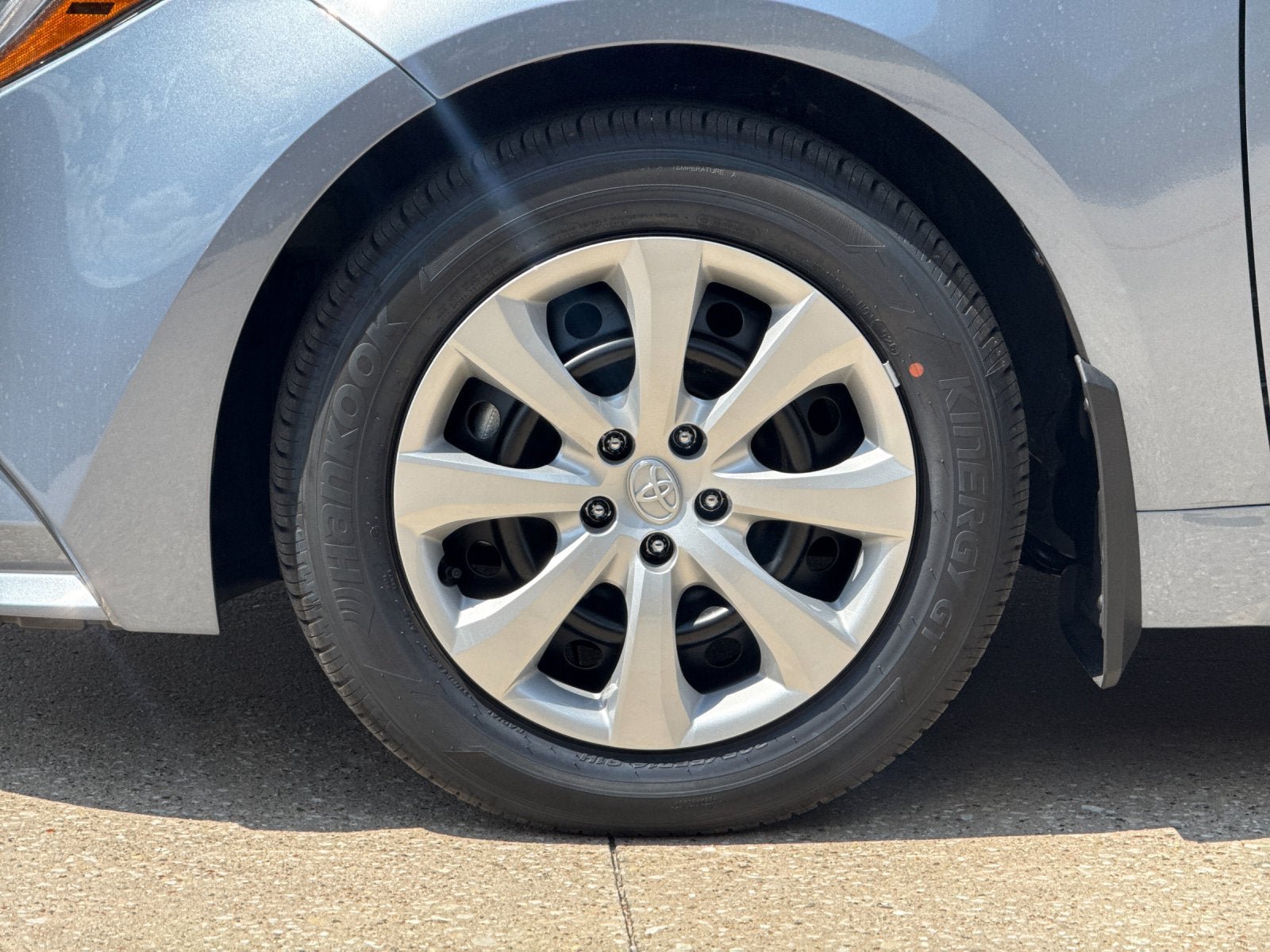 New 2027 Toyota Corolla LE FWD image 30