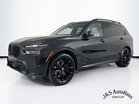 Used 2023 BMW X7 xDrive40i w/ M Sport Package AWD/4WD image 3