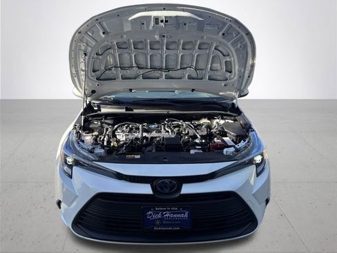 Used 2023 Toyota Corolla LE image 4