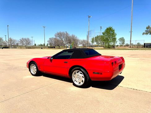 Used 1995 Chevrolet Corvette Convertible image 10