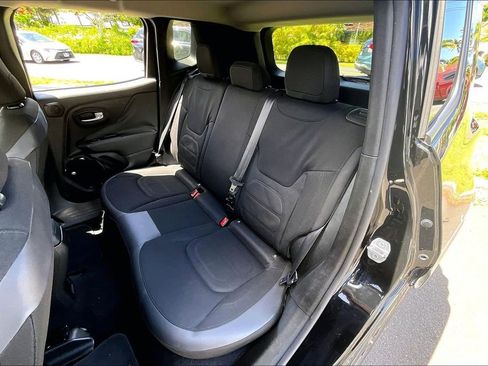 Used 2017 Jeep Renegade Altitude AWD/4WD image 28