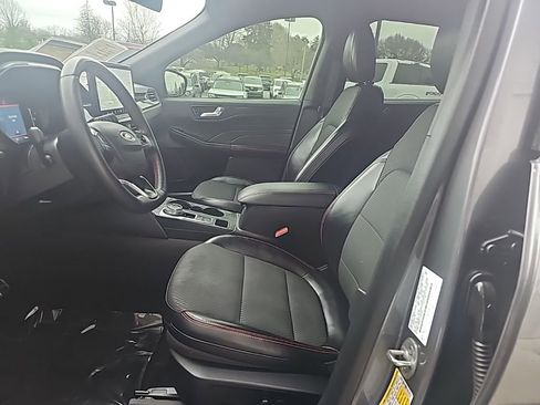 Used 2023 Ford Escape ST-Line w/ Tech Pack #1 image 9