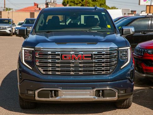 Used 2023 GMC Sierra 1500 Denali w/ Denali Reserve Package AWD/4WD image 3
