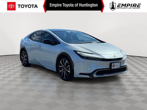 Used 2023 Toyota Prius Prime FWD image 1