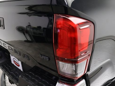 Certified 2020 Toyota Tacoma SR5 image 9