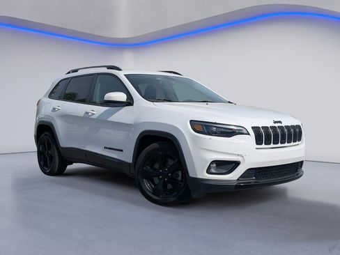 Used 2020 Jeep Cherokee Latitude Plus FWD image 3