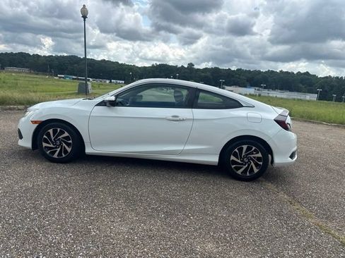 Used 2017 Honda Civic LX-P image 5