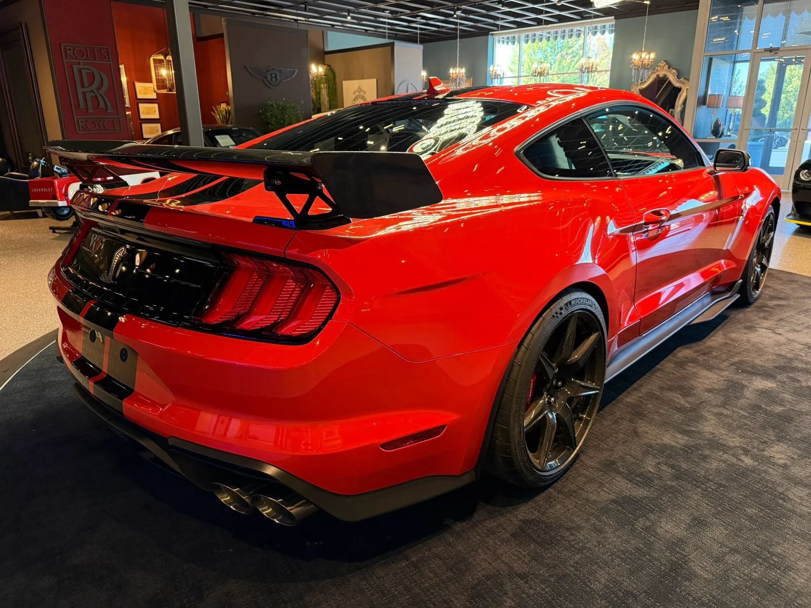 Used 2022 Ford Mustang Shelby GT500 w/ Carbon Fiber Track Pack RWD image 4