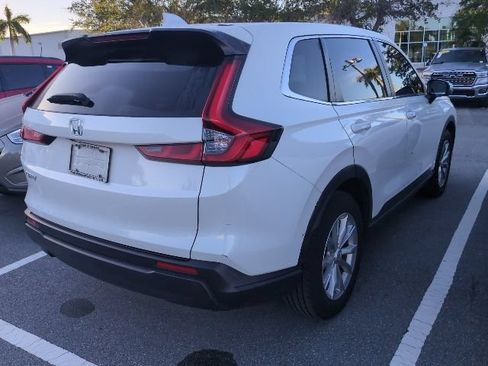 Used 2024 Honda CR-V EX image 2