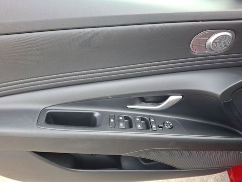 Used 2023 Hyundai Elantra Limited image 10