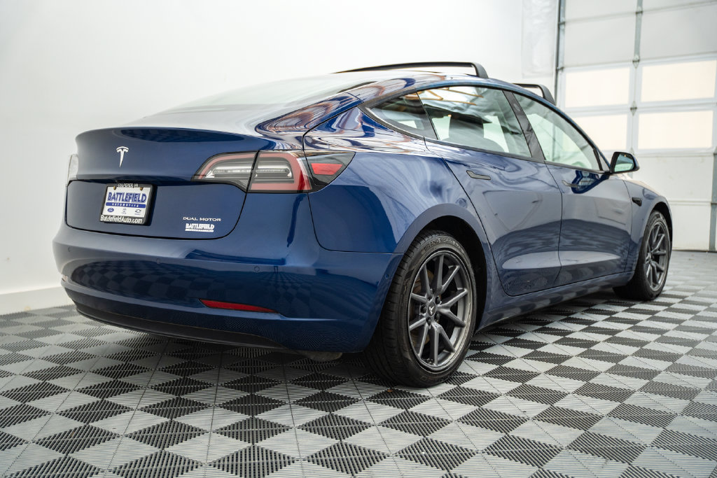 Used 2022 Tesla Model 3 Long Range AWD/4WD image 5