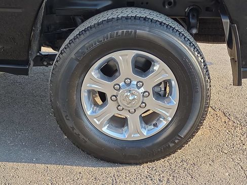 Used 2024 RAM 2500 Big Horn AWD/4WD image 11