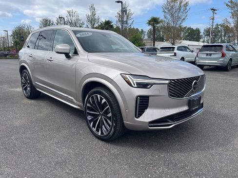 Certified 2025 Volvo XC90 T8 Ultra AWD/4WD image 8