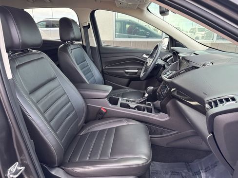 Used 2017 Ford Escape Titanium AWD/4WD image 36