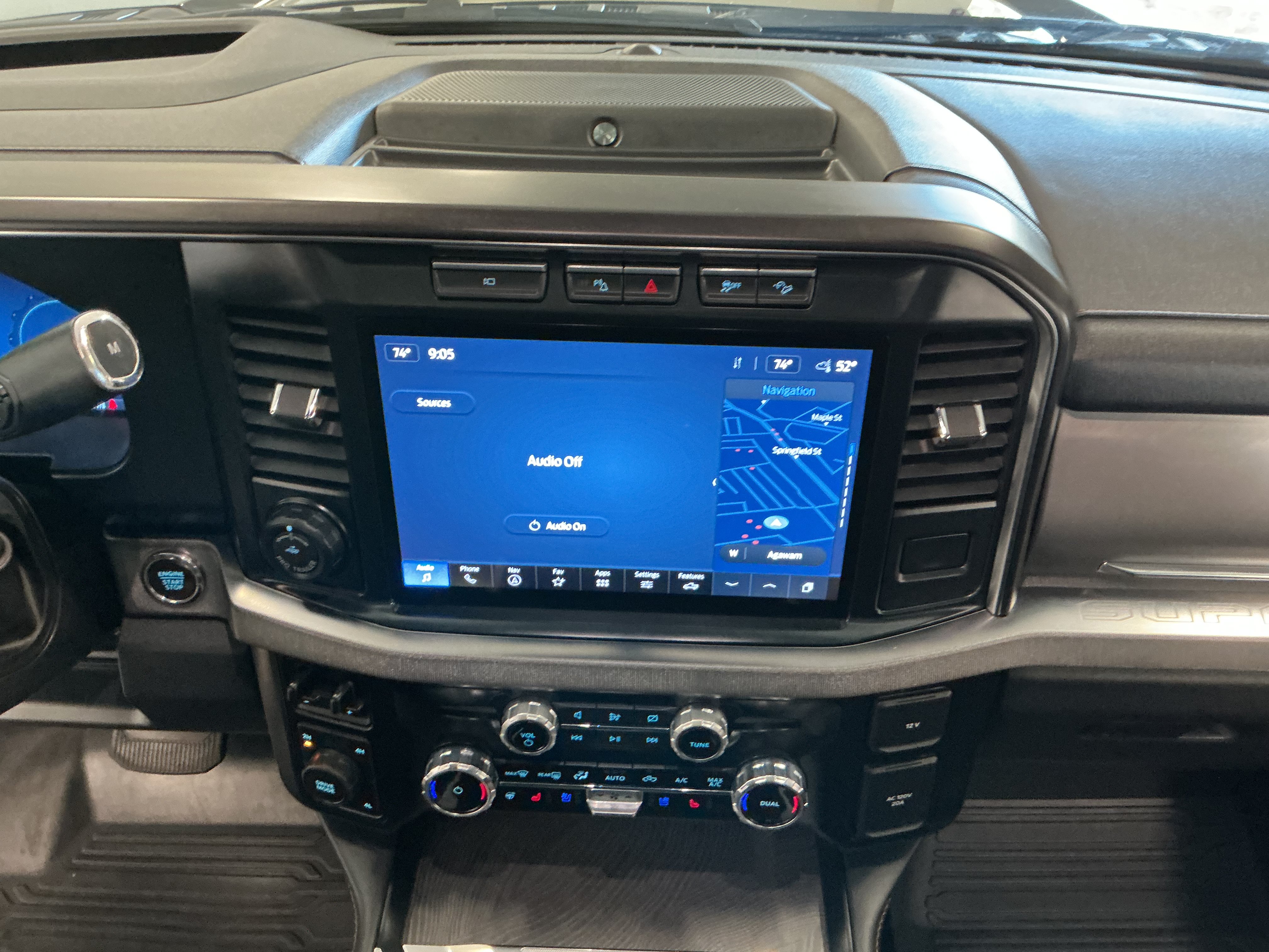 Used 2024 Ford F350 Platinum w/ FX4 Off-Road Package AWD/4WD image 23