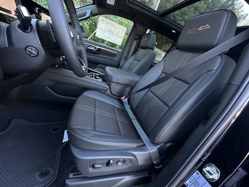 New 2026 Chevrolet Tahoe High Country AWD/4WD image 17