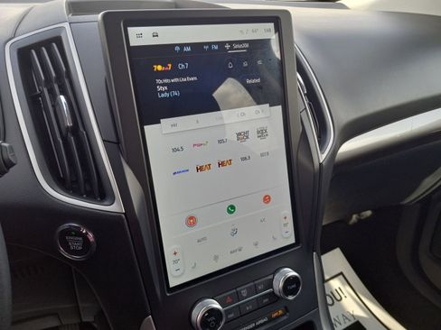 Used 2024 Ford Edge SEL image 18