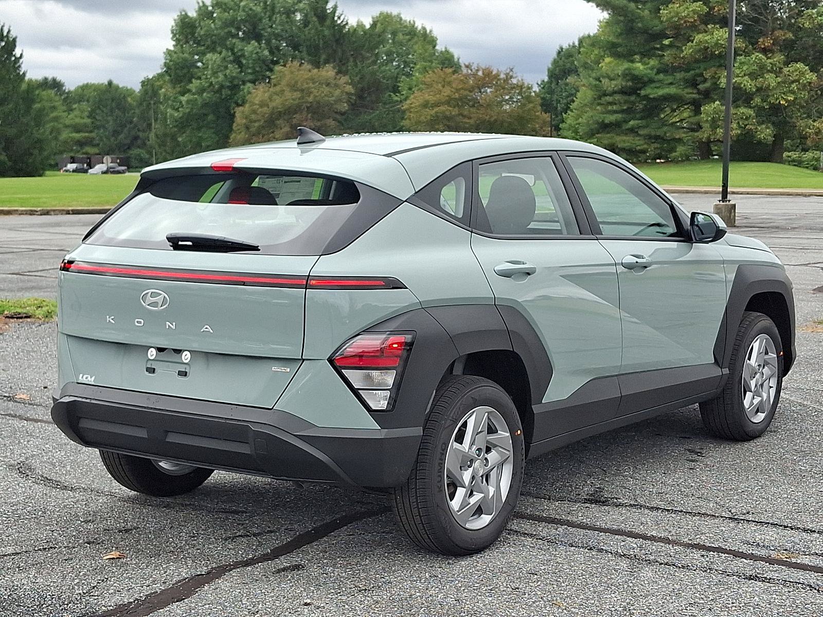 New 2027 Hyundai Kona SE AWD/4WD image 3