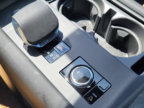 New 2026 Land Rover Discovery Limited Edition AWD/4WD image 29