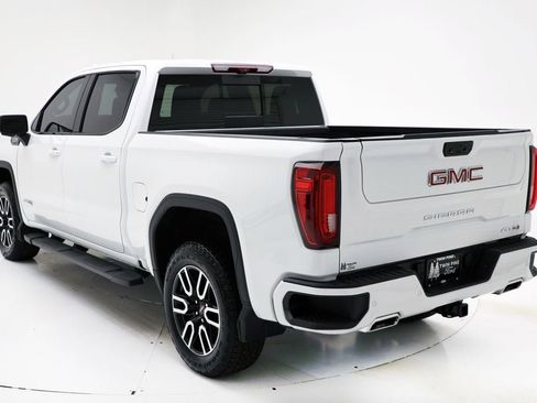 Used 2023 GMC Sierra 1500 AT4 w/ Technology Package image 8