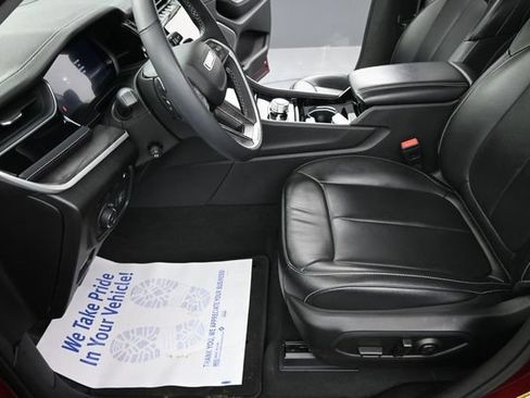 Used 2023 Jeep Grand Cherokee 4WD 4xe w/ Luxury Tech Group II image 12