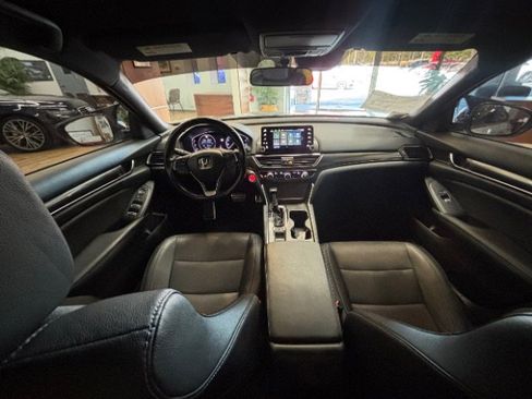 Used 2019 Honda Accord Sport image 6