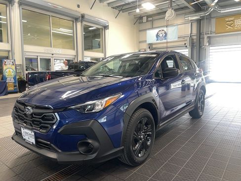 Used 2024 Subaru Crosstrek 2.0i image 3
