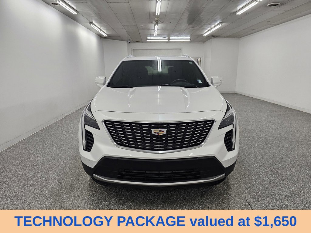 Used 2023 Cadillac XT4 Premium Luxury w/ Technology Package AWD/4WD image 2
