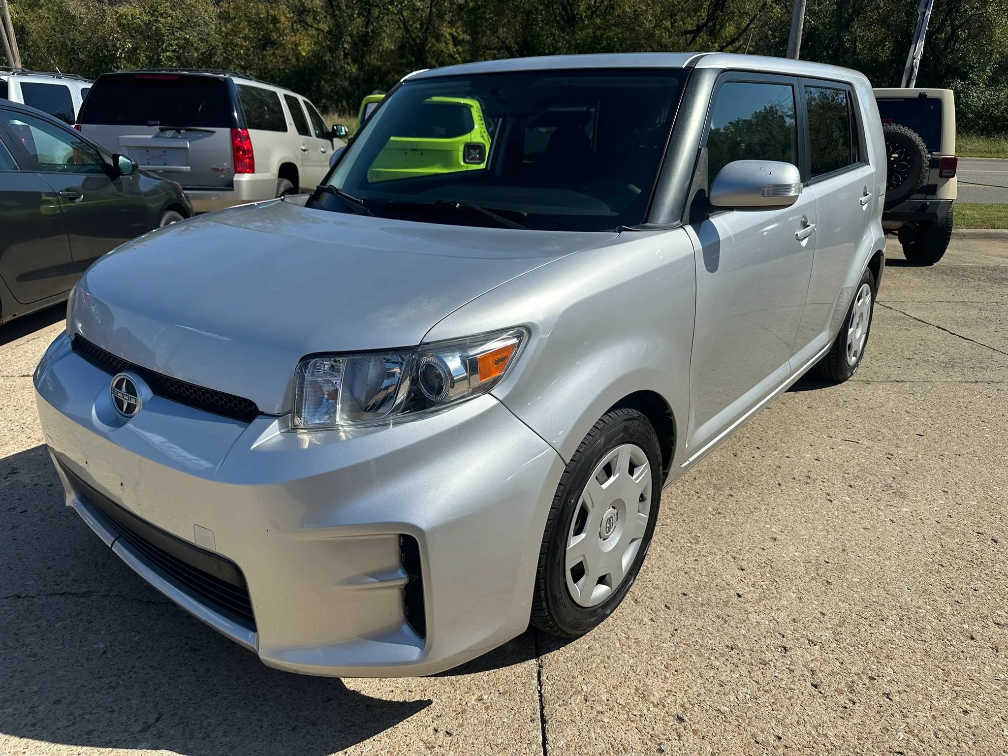 Used 2012 Scion xB FWD image 3