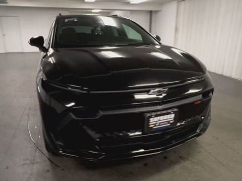 Certified 2025 Chevrolet Equinox EV RS image 3