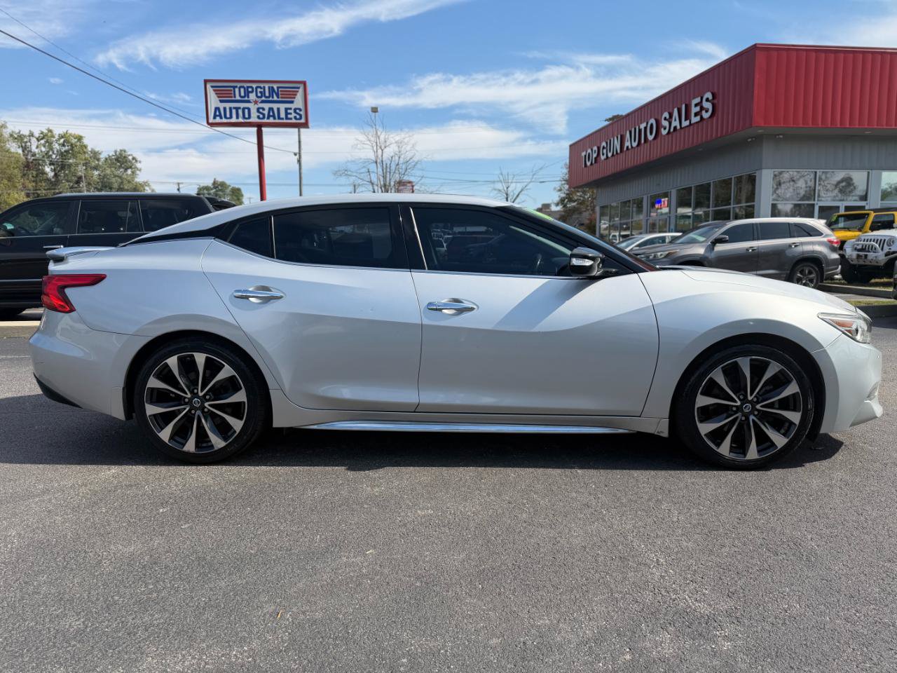 Used 2016 Nissan Maxima SR FWD image 2