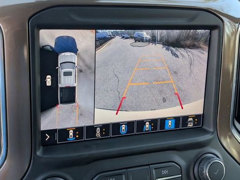 Used 2021 Chevrolet Silverado 1500 High Country w/ Technology Package image 24