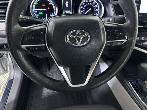 Used 2022 Toyota Camry LE image 11