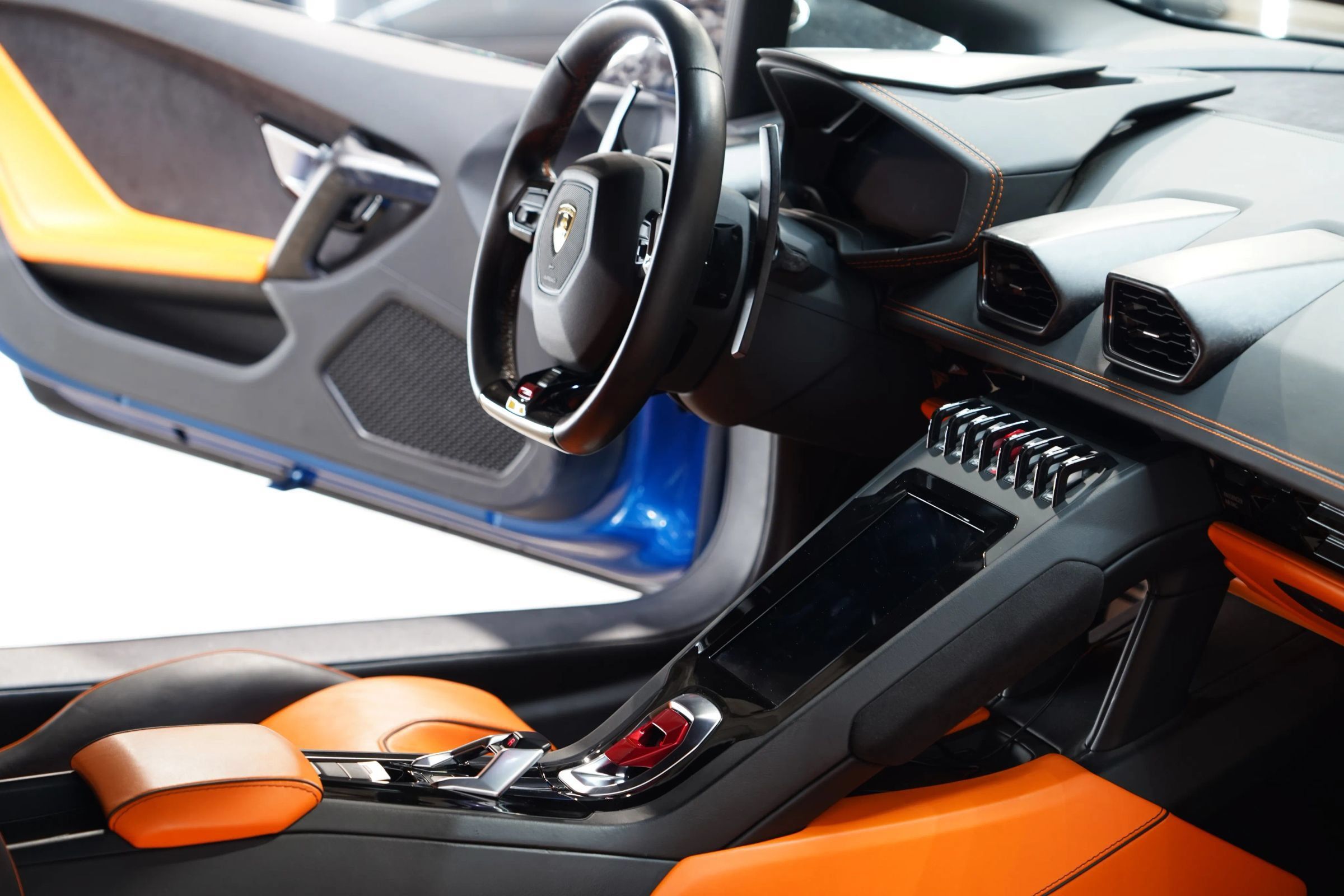 Used 2020 Lamborghini Huracan EVO RWD image 62