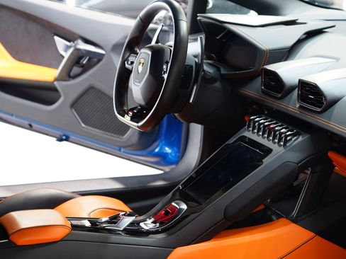 Used 2020 Lamborghini Huracan EVO RWD image 62
