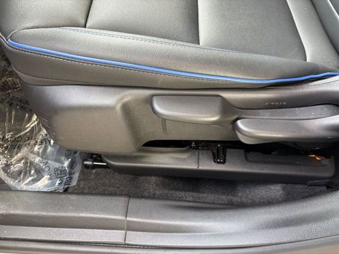 Used 2025 Buick Envista Sport Touring image 23