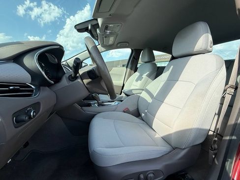 Used 2017 Chevrolet Malibu LT FWD image 21