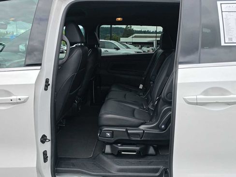 Used 2025 Honda Odyssey Sport-L image 16