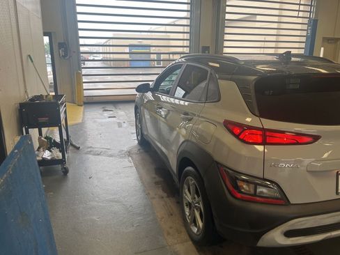 Used 2023 Hyundai Kona SEL w/ Cargo Package FWD image 5