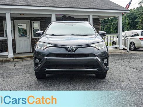 Used 2018 Toyota RAV4 XLE FWD image 11