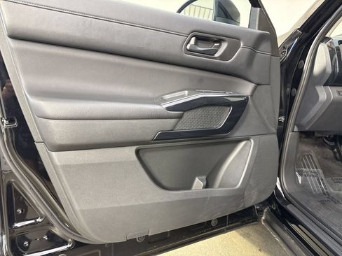 Certified 2024 Nissan Pathfinder SV AWD/4WD image 22
