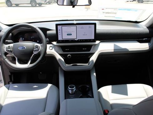 New 2026 Ford Explorer Active w/ Active Comfort Package RWD image 10